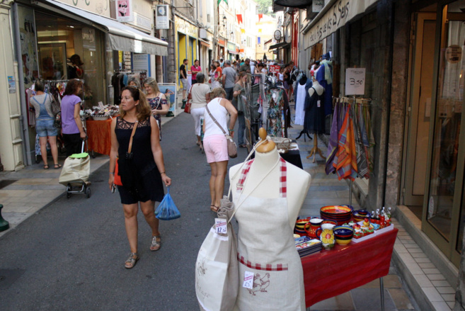 Belle réussite pour la braderie d’été de L’APACS à Sisteron Belle réussite pour la braderie d’été de L’APACS à Sisteron