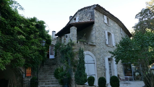 Les atouts vin et culture de la Campagne Saint-Lazare à Forcalquier Les atouts vin et culture de la Campagne Saint-Lazare à Forcalquier
