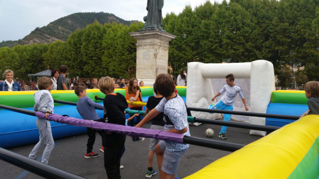 Ludirunner a proposé ses jeux aux Dignois Ludirunner a proposé ses jeux aux Dignois