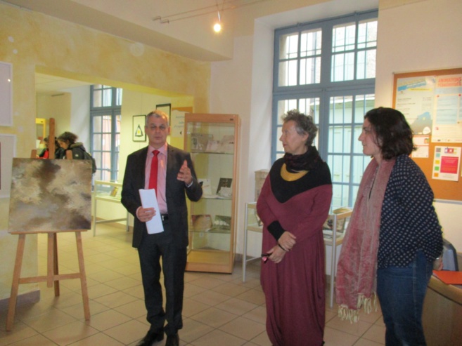 Des livres, des disques, des films et aujourd’hui des tableaux à emprunter à Manosque. Des livres, des disques, des films et aujourd’hui des tableaux à emprunter à Manosque.