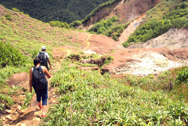 35 itinéraires pour la 3ème édition de « Faites des randonnées » 35 itinéraires pour la 3ème édition de « Faites des randonnées »