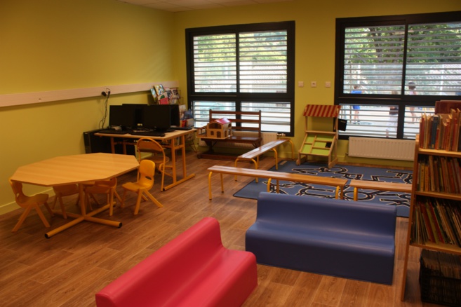 LES ENFANTS DE NOYERS-SUR-JABRON ONT INAUGURE LEUR NOUVELLE ECOLE ! LES ENFANTS DE NOYERS-SUR-JABRON ONT INAUGURE LEUR NOUVELLE ECOLE !