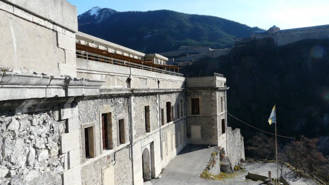 Café Chapoul dans le bâtiment de l’ancienne école d’infirmière Café Chapoul dans le bâtiment de l’ancienne école d’infirmière
