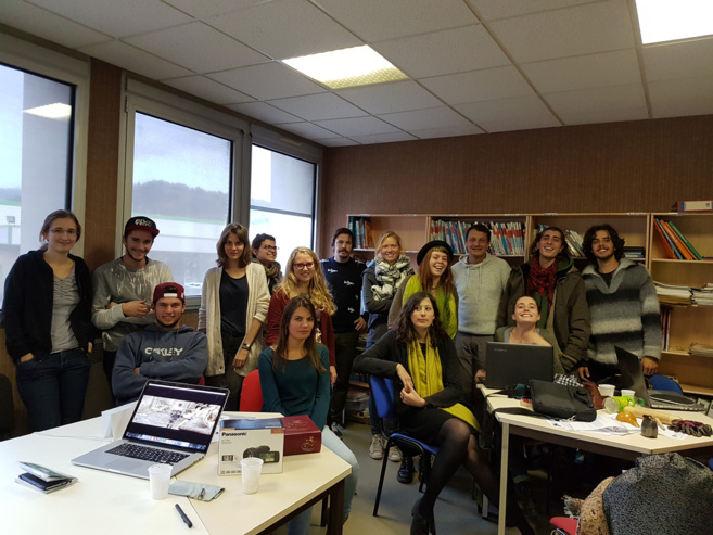 Service civique : souriez, vous êtes filmés ! Service civique : souriez, vous êtes filmés !