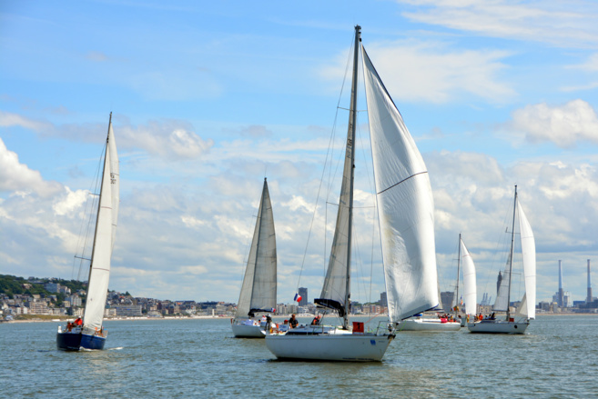 Le Centre de Jour de Sisteron a participé à la régate « Voile en Tête » Le Centre de Jour de Sisteron a participé à la régate « Voile en Tête »