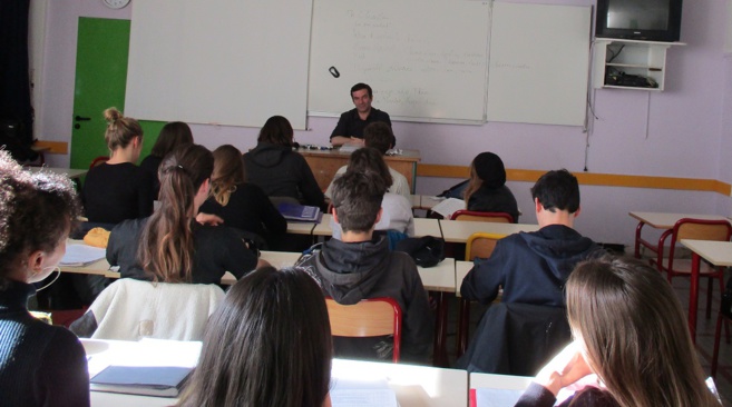 L'expérience de Milgram : Jusqu’où l’obéissance à l’autorité ? L'expérience de Milgram : Jusqu’où l’obéissance à l’autorité ?