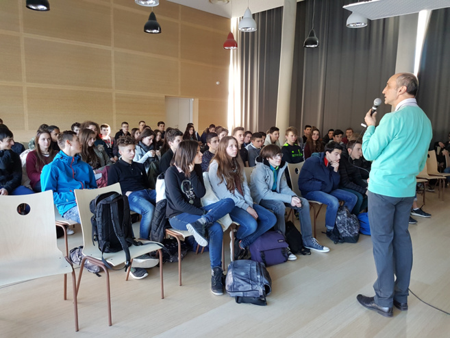 Le proviseur Jean-François Lecomte Le proviseur Jean-François Lecomte