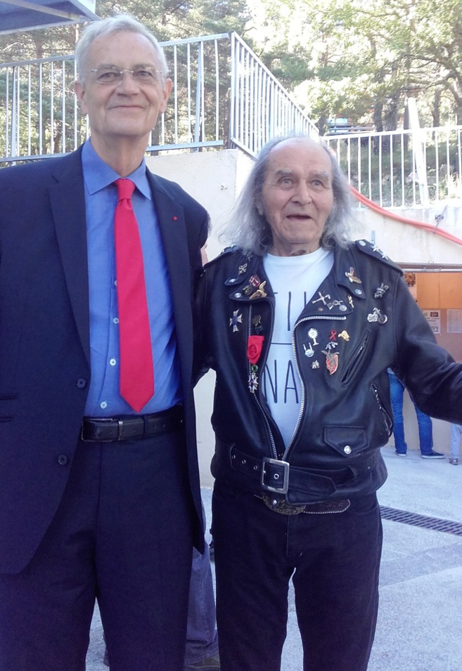 La république française honore le père Guy Gilbert (Rediffusion) La république française honore le père Guy Gilbert (Rediffusion)