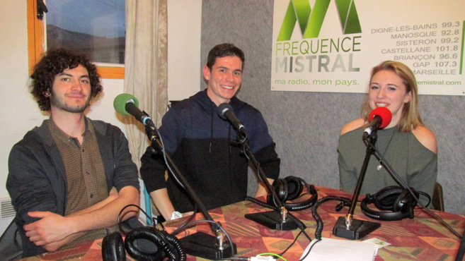 2 musiciens du groupe Too hot for Jane et Elodie organisatrice du concert 2 musiciens du groupe Too hot for Jane et Elodie organisatrice du concert