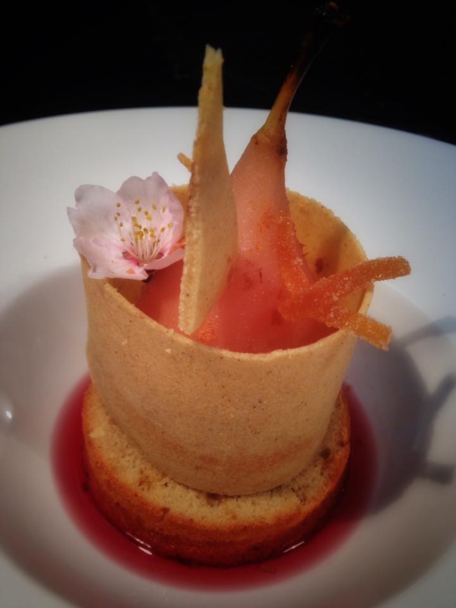 POIRE POCHEE AU COQUELICOT DE THOARD, MOELLEUX ET TUILE AUX POIS CHICHES DE REDORTIERS, ARGOUSIER DU CLARET POIRE POCHEE AU COQUELICOT DE THOARD, MOELLEUX ET TUILE AUX POIS CHICHES DE REDORTIERS, ARGOUSIER DU CLARET