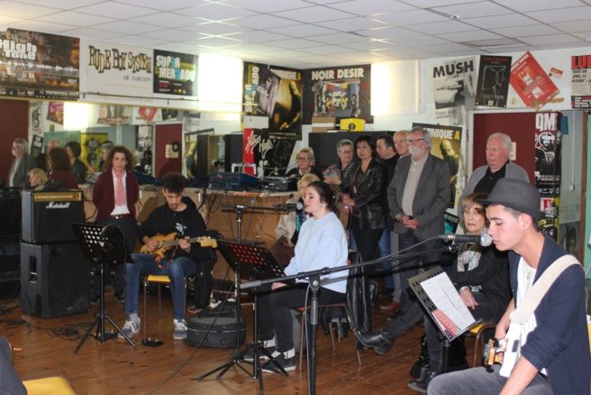 Les élus manosquins en visite à la MJC Les élus manosquins en visite à la MJC