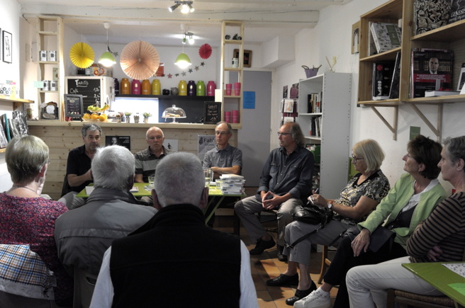 Portons nos regards sur les événements photographiques et poétiques dans les Hautes-Alpes Portons nos regards sur les événements photographiques et poétiques dans les Hautes-Alpes