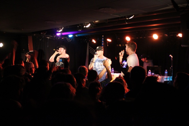 Davodka sur la scène du Café Provisoire Davodka sur la scène du Café Provisoire