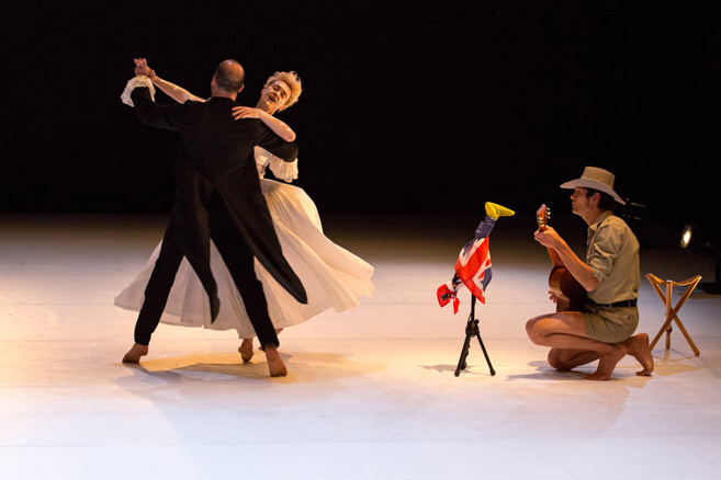 « AU », une majestueuse rencontre entre deux corps au Théâtre Durance ! « AU », une majestueuse rencontre entre deux corps au Théâtre Durance !