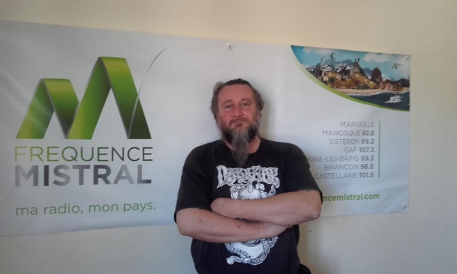 Espinasses se met à l’heure tahitienne Espinasses se met à l’heure tahitienne