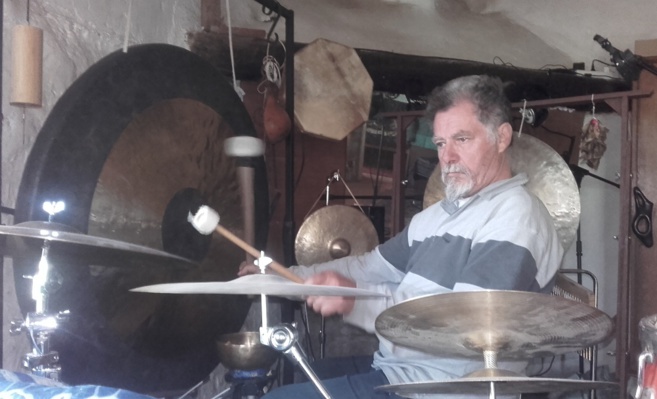 Les gongs vont vibrer à la galerie Fred K. Les gongs vont vibrer à la galerie Fred K.