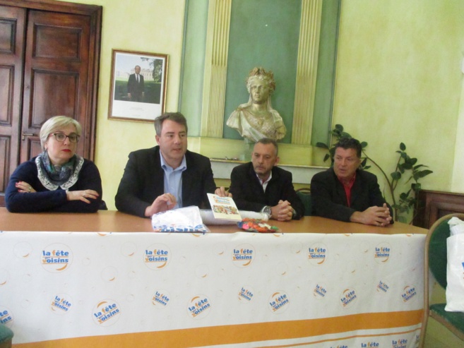 Apéros et photos pour la fête des voisins à Manosque Apéros et photos pour la fête des voisins à Manosque