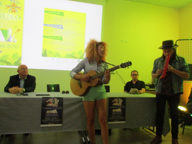 Flavia Coelho, marraine des soirées du Château de Gréoux cet été Flavia Coelho, marraine des soirées du Château de Gréoux cet été