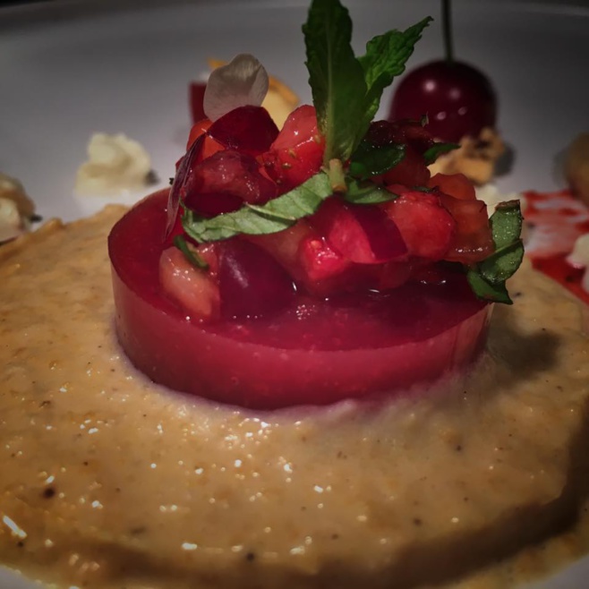 Crème sucrée de pois chiche de Dabisse, Cerises du Pays Dignois en gelée et en tartare au basilic