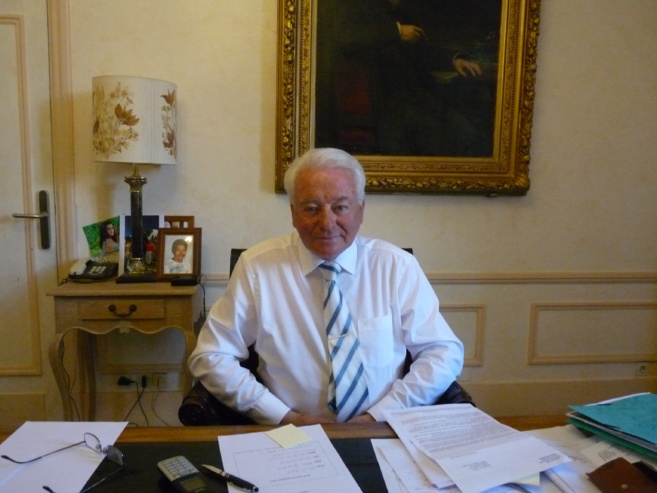 vacances scolaires : le maire de sisteron en visite dans les écoles ! vacances scolaires : le maire de sisteron en visite dans les écoles !