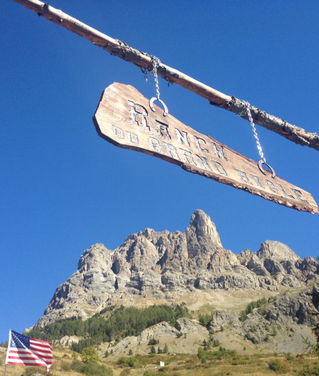Le grand aigle pour descendre de la montagne à cheval… Le grand aigle pour descendre de la montagne à cheval…