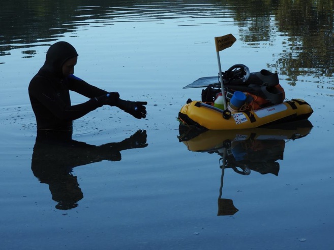Nelly Kars au 10ème jour de nage (lac d'Esparron) Nelly Kars au 10ème jour de nage (lac d'Esparron)
