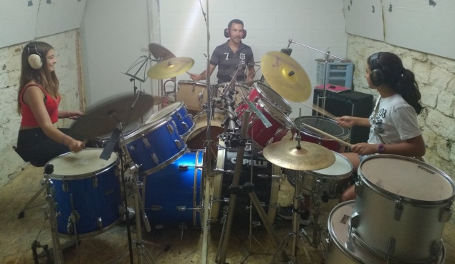 Julien Fuentes a créé son école de batterie Julien Fuentes a créé son école de batterie