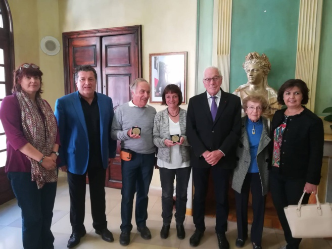 Une colombe et des médailles pour les échanges franco-allemands Une colombe et des médailles pour les échanges franco-allemands