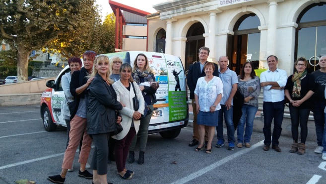 Sainte-Tulle : un véhicule neuf pour le portage des repas à domicile Sainte-Tulle : un véhicule neuf pour le portage des repas à domicile