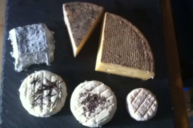 Découverte de la Fabrication du Fromage et d'une Ferme de Cervières ! Découverte de la Fabrication du Fromage et d'une Ferme de Cervières !