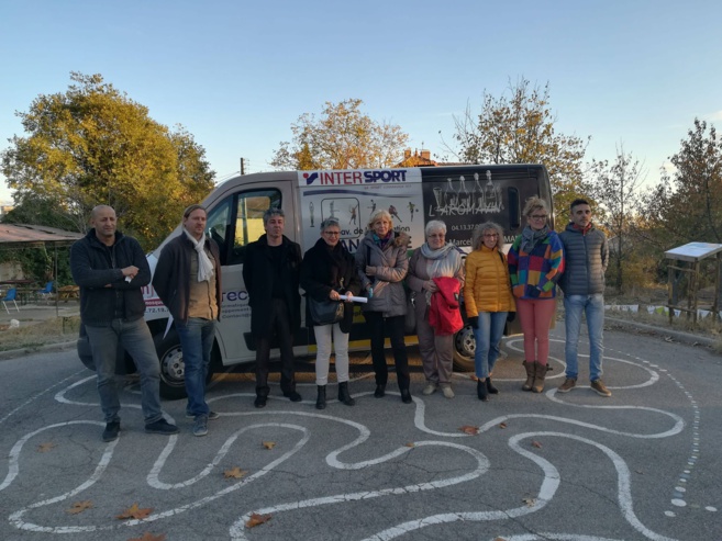 Un minibus pour la jeunesse manosquine en mouvement Un minibus pour la jeunesse manosquine en mouvement