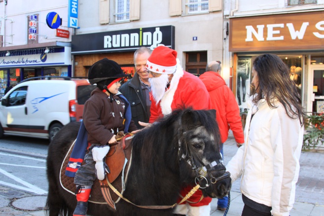 Les enseignes de Briançon préparent Noël Les enseignes de Briançon préparent Noël