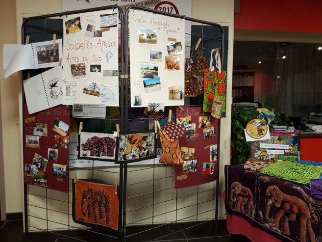 Belle action de solidarité des lycéens dignois Belle action de solidarité des lycéens dignois