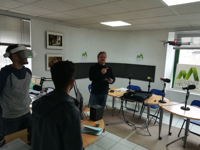 Prenons de la hauteur et ouvrons les yeux avec Pyramide… Prenons de la hauteur et ouvrons les yeux avec Pyramide…