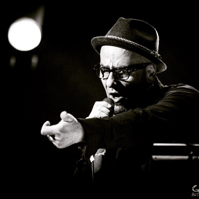 « Juste avant que les mots sonnent » vont résonner sur les planches manosquines ! « Juste avant que les mots sonnent » vont résonner sur les planches manosquines !