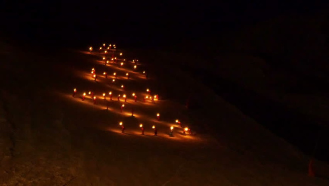 Une descente aux flambeaux solidaire à Briançon Une descente aux flambeaux solidaire à Briançon