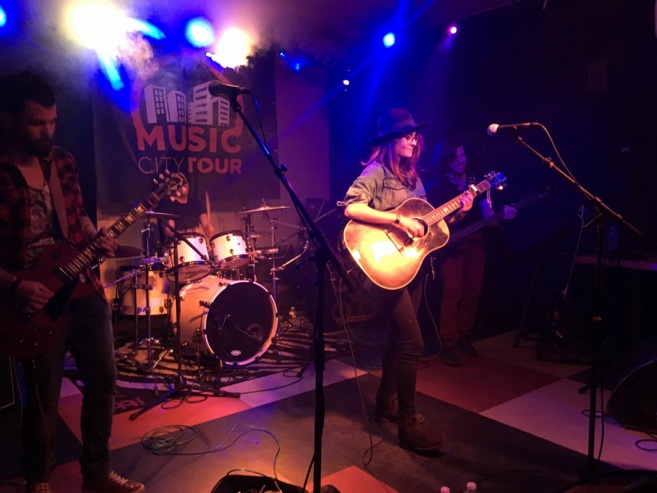 Avalon Fay lance sa carrière solo Avalon Fay lance sa carrière solo