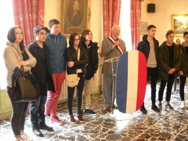 la citoyenneté au rendez-vous en mairie de Sisteron ! la citoyenneté au rendez-vous en mairie de Sisteron !