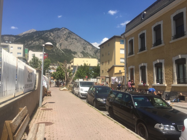 Des pro-migrants en garde à vue hier à Briançon Des pro-migrants en garde à vue hier à Briançon