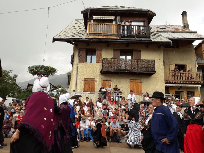 Une seule fois par an, Pont de Cervières donne son Bacchu-Ber Une seule fois par an, Pont de Cervières donne son Bacchu-Ber