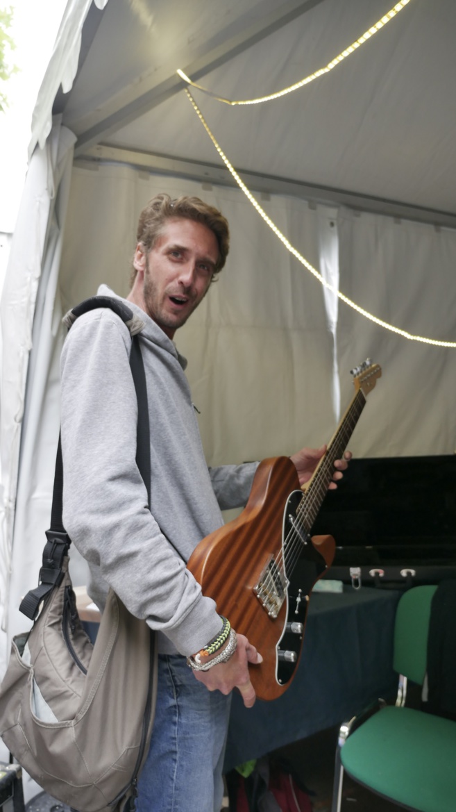 Quand un luthier fait la foire… Quand un luthier fait la foire…