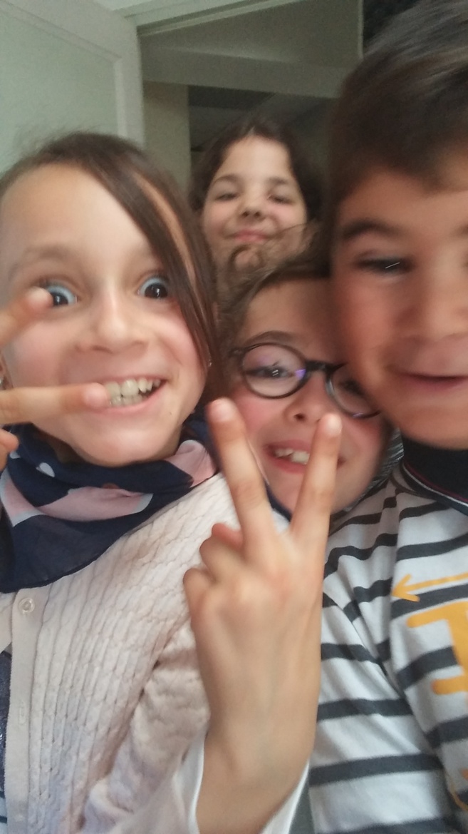 Des jeunes Manosquins en vacances à la radio Des jeunes Manosquins en vacances à la radio