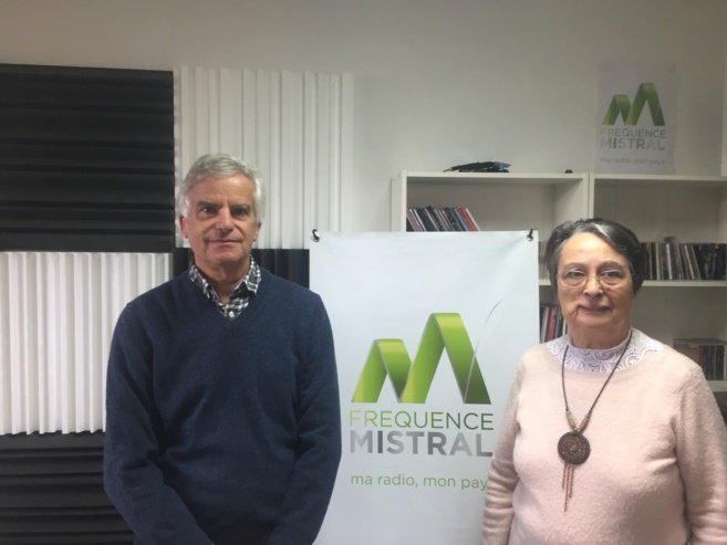 Le voyageur sans bagage à la gare de Pierrevert le 11 novembre... Le voyageur sans bagage à la gare de Pierrevert le 11 novembre...