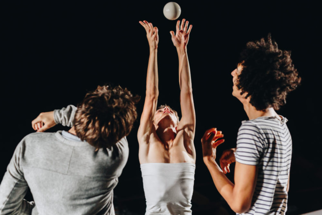 Jonglez avec « Dystonie » ce soir au Théâtre La Passerelle ! Jonglez avec « Dystonie » ce soir au Théâtre La Passerelle !