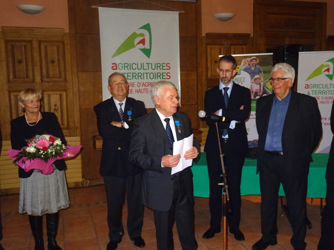 Un homme de la terre honoré ! Un homme de la terre honoré !