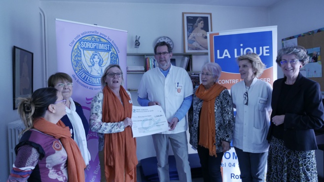 Une rose pour embellir la vie. Une rose pour embellir la vie.