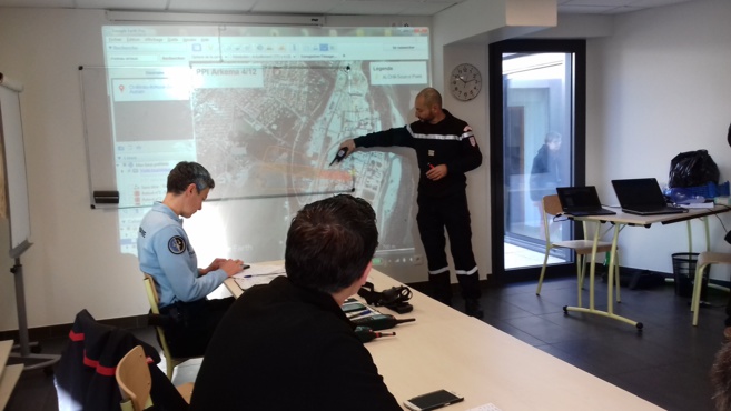 Alerte : les sirènes résonnent à Arkema ! Alerte : les sirènes résonnent à Arkema !