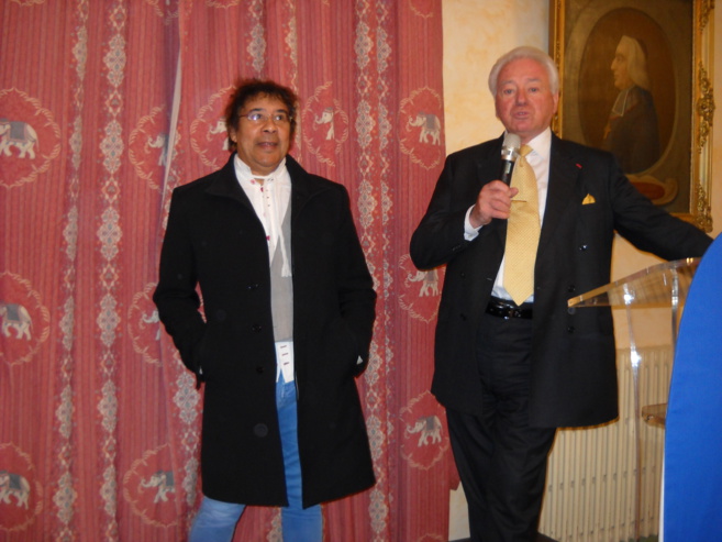 Le bon diapason de Laurent Voulzy à la cathédrale de Sisteron ! Le bon diapason de Laurent Voulzy à la cathédrale de Sisteron !