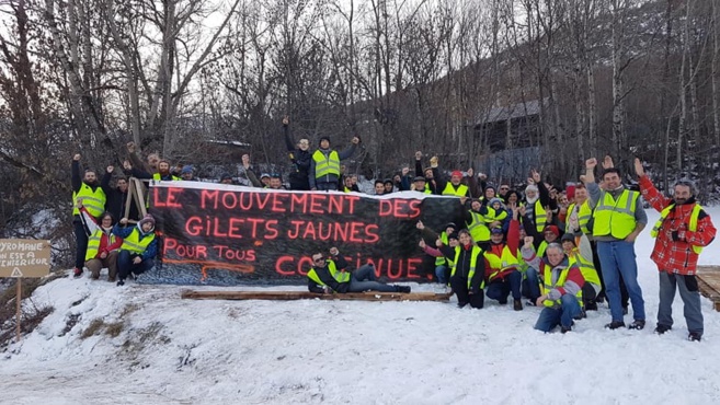 Après plus d’un mois de mobilisation, les Gilets Jaunes ne désarment pas à Briançon ! Après plus d’un mois de mobilisation, les Gilets Jaunes ne désarment pas à Briançon !