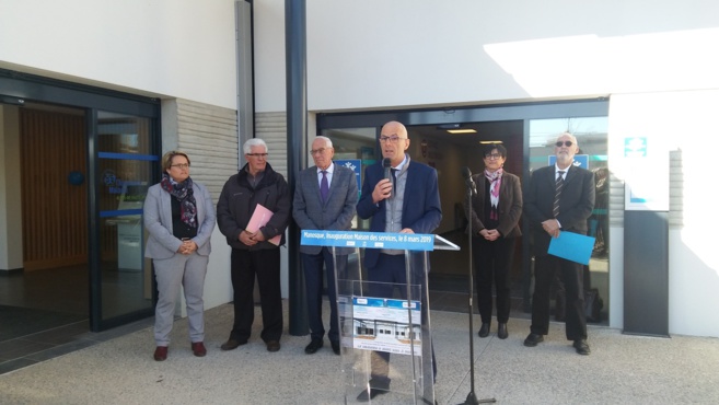 CAF, assurance maladie et caisses de retraite regroupées en un seul lieu CAF, assurance maladie et caisses de retraite regroupées en un seul lieu